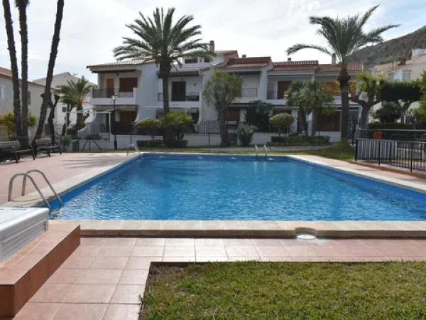 Chalet adosado en avenida de la Armada Española