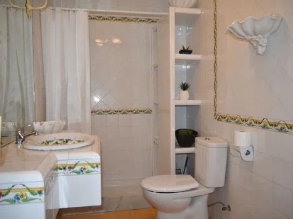 Chalet adosado en avenida de la Armada Española