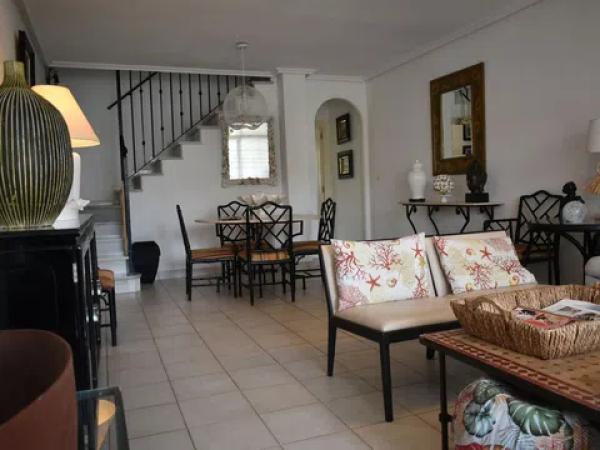 Chalet adosado en avenida de la Armada Española