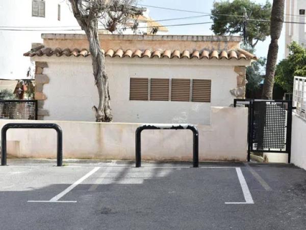 Chalet adosado en avenida de la Armada Española