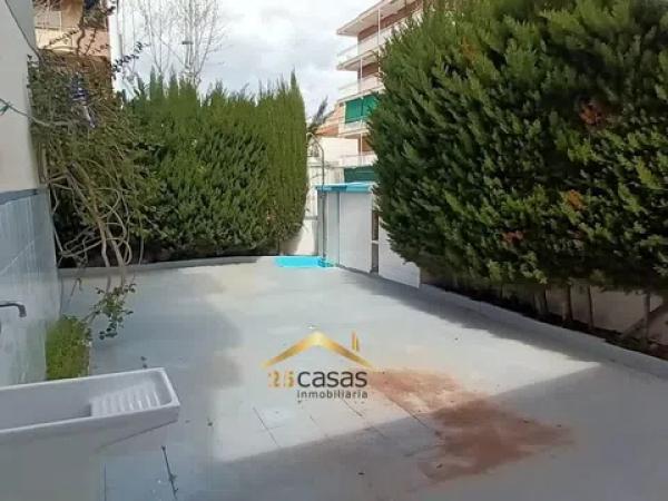 Casa independiente en avenida Albacete, 117