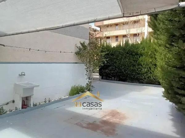 Casa independiente en avenida Albacete, 117