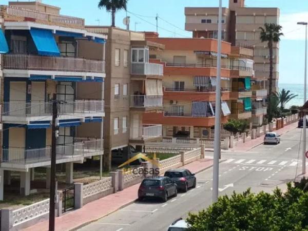 Casa independiente en avenida Albacete, 117