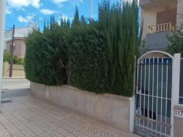 Casa independiente en avenida Albacete, 117