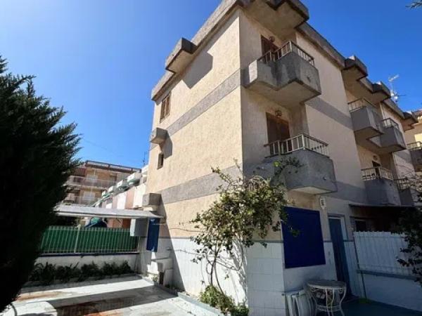 Casa independiente en avenida Albacete