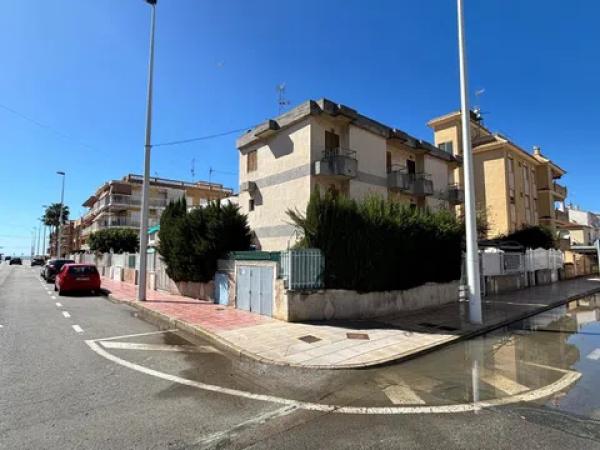 Casa independiente en avenida Albacete