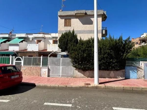 Casa independiente en avenida Albacete