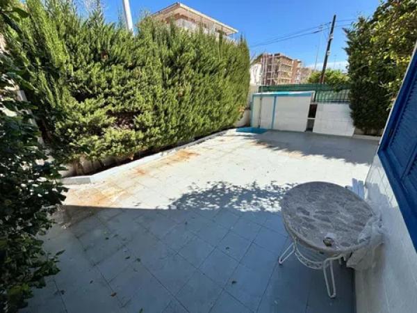 Casa independiente en avenida Albacete