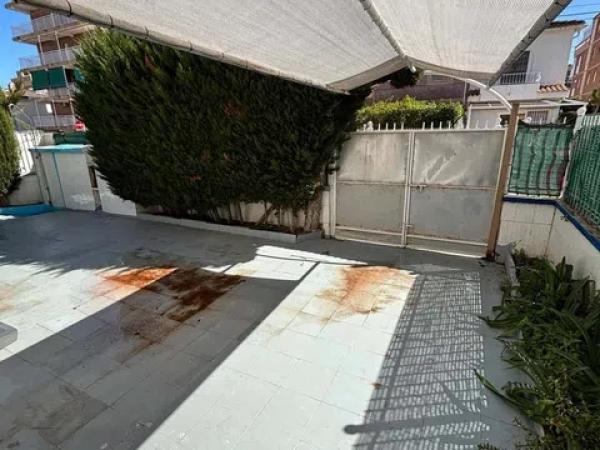 Casa independiente en avenida Albacete