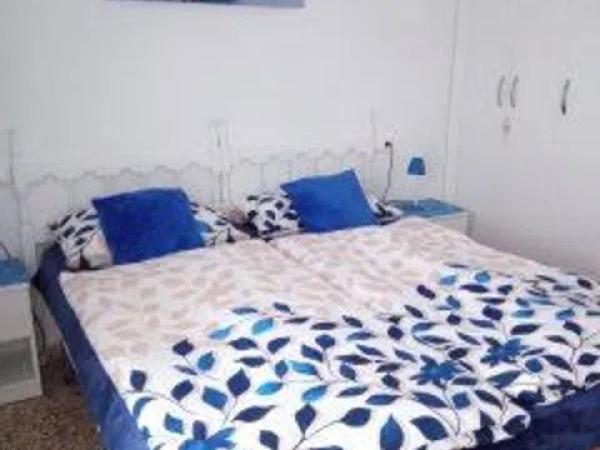 Chalet adosado en calle Torrevieja