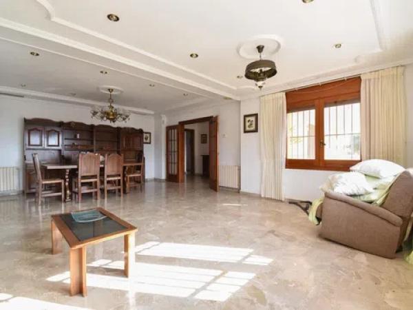 Casa independiente en via Pista