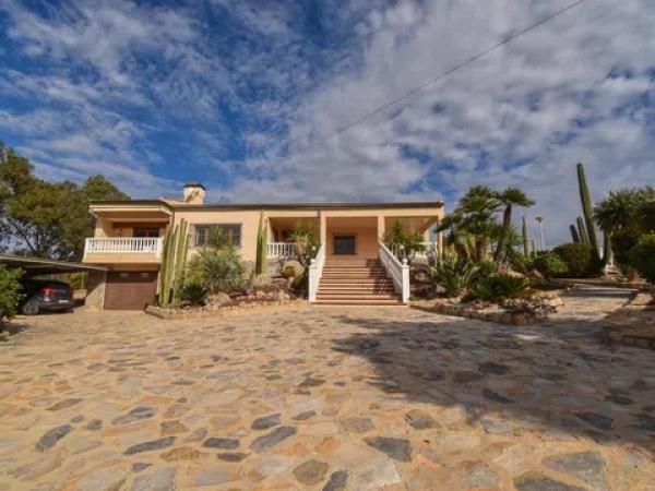 Casa independiente en via Pista