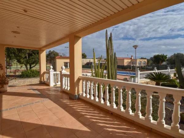 Casa independiente en via Pista