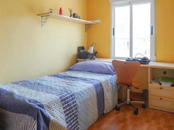 Piso en calle Enrique Pire Solís