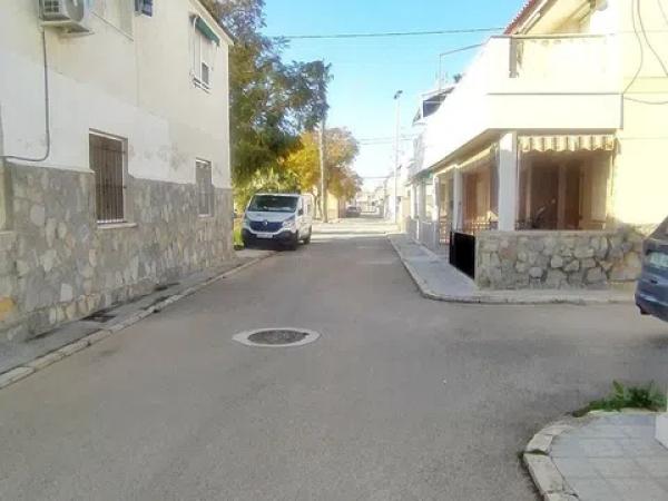 Casa independiente en calle Orihuela