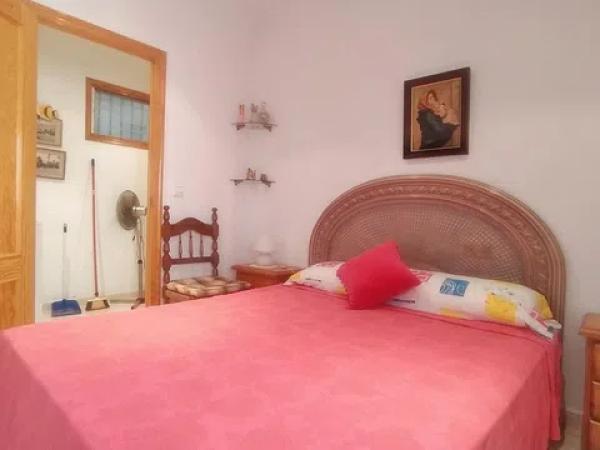 Casa independiente en calle Orihuela