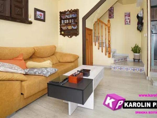 Casa independiente en calle Juan Sebastián Elcano