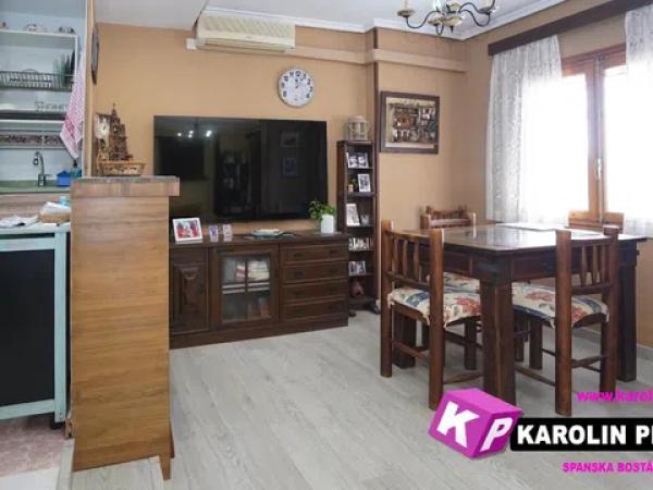 Casa independiente en calle Juan Sebastián Elcano