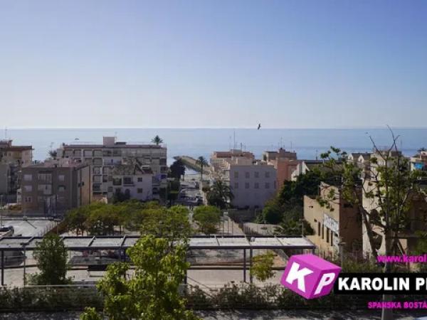 Casa independiente en calle Juan Sebastián Elcano