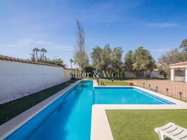 Casa independiente en calle Rafael Franco