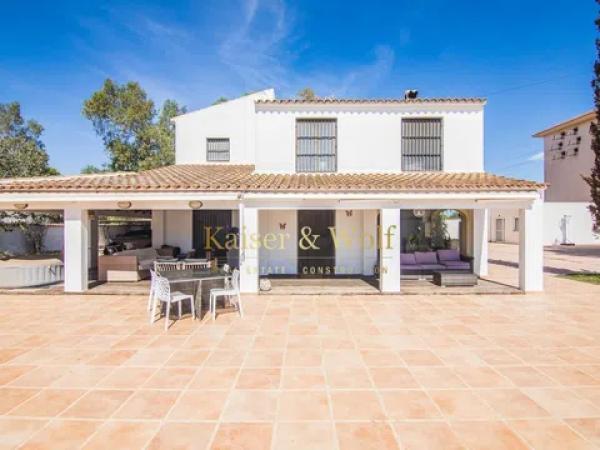 Casa independiente en calle Rafael Franco