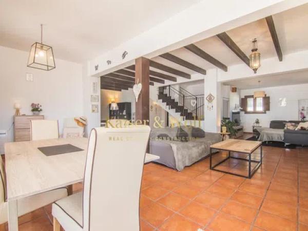 Casa independiente en calle Rafael Franco