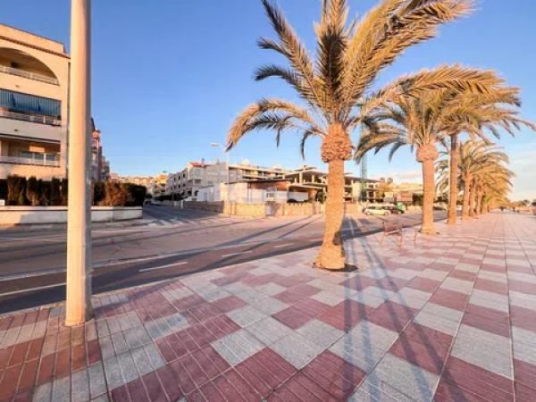 Chalet pareado en calle Méjico