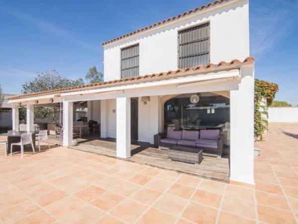 Casa independiente en calle Rafael Franco