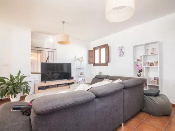 Casa independiente en calle Rafael Franco