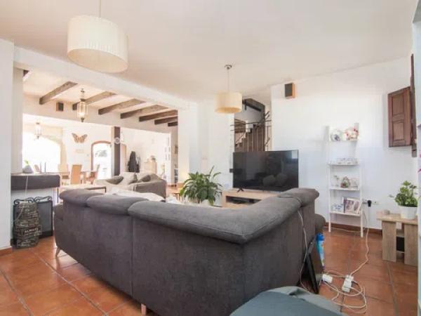 Casa independiente en calle Rafael Franco