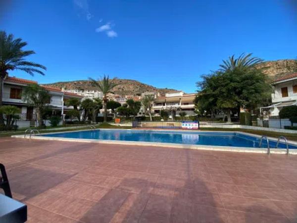 Chalet adosado en avenida de la Armada Española