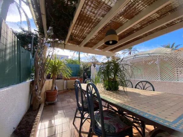 Chalet adosado en avenida de la Armada Española