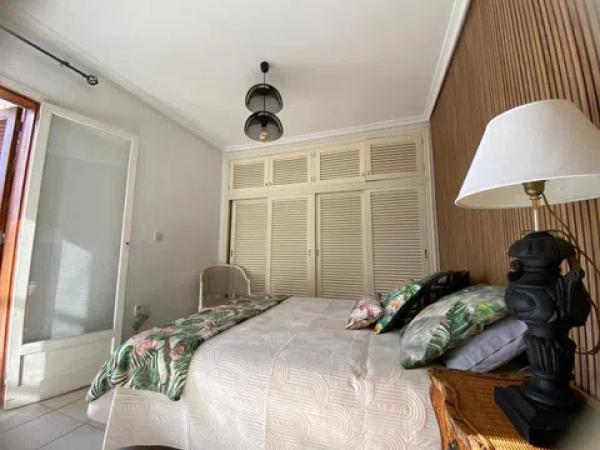 Chalet adosado en avenida de la Armada Española