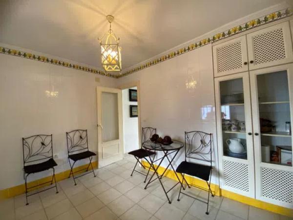 Chalet adosado en avenida de la Armada Española