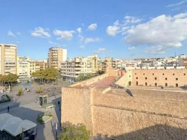 Piso en calle Almirante Antequera