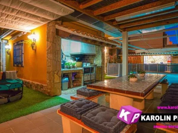 Casa independiente en avenida Santiago Bernabéu