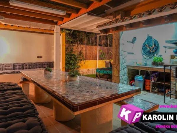 Casa independiente en avenida Santiago Bernabéu