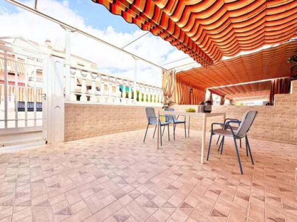 Chalet adosado en calle Biar s/n