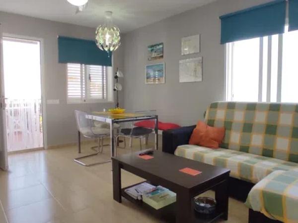 Chalet adosado en avenida de la Armada Española