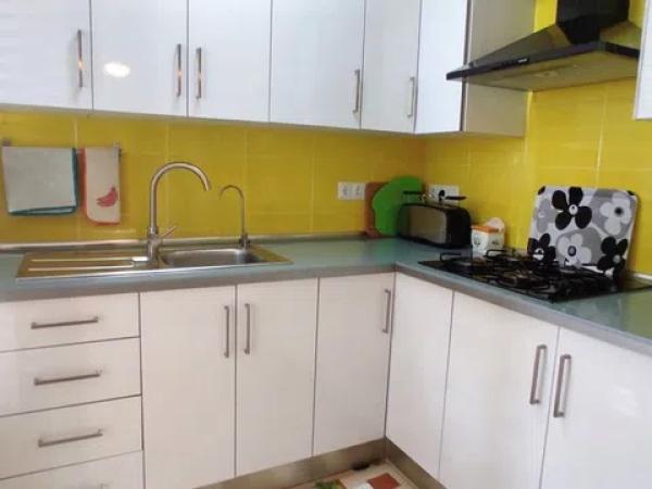 Chalet adosado en avenida de la Armada Española