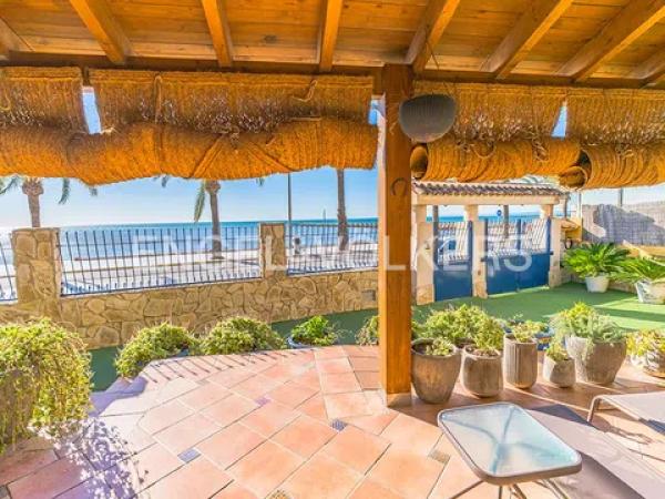 Casa independiente en avenida Santiago Bernabéu