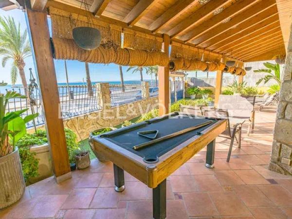 Casa independiente en avenida Santiago Bernabéu