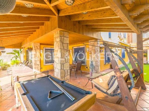 Casa independiente en avenida Santiago Bernabéu