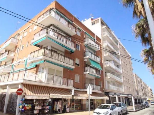 Piso en calle Yecla, 42