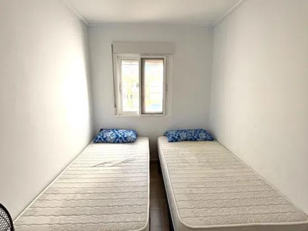 Piso en calle Yecla, 42