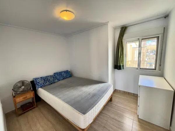 Piso en calle Yecla, 42