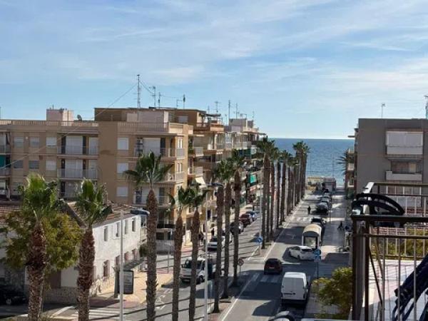 Piso en calle Yecla, 42