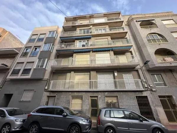 Piso en calle Francisco Santamaría