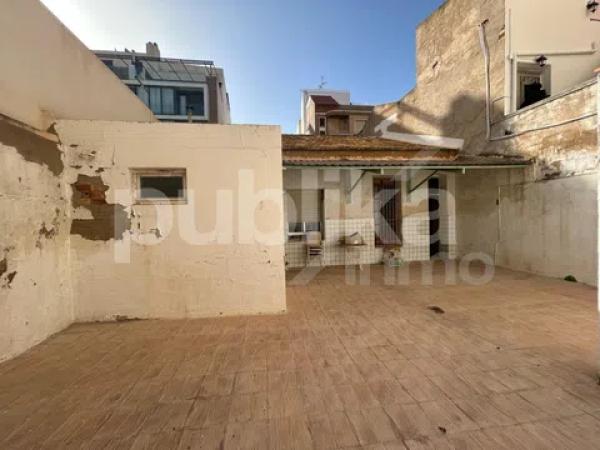 Casa independiente en calle Vicente Salinas, 17