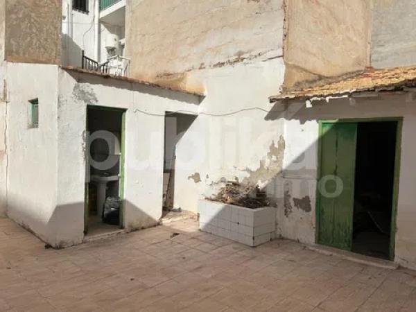 Casa independiente en calle Vicente Salinas, 17